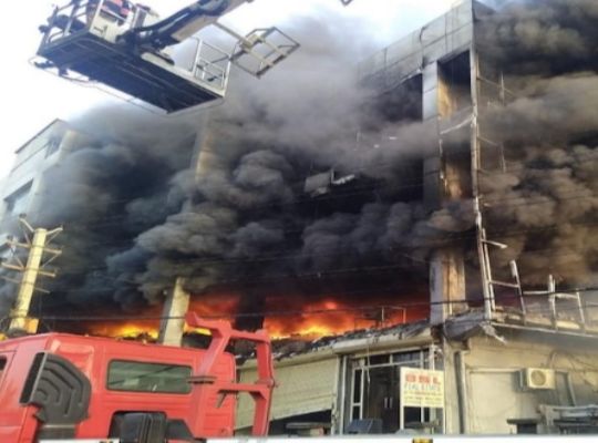 Good Morning India: Black Friday! Two major accidents and more than 30 people were burnt alive in the fire, see the inconsolable scene of Delhi's Mundka in the link