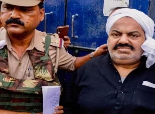 Mission Ateeq: Entry of Mafia Don Ateeq Ahmed in UP! The convoy included two escorts and an ambulance along with the prisoner vehicle, the tone changed as soon as it entered UP