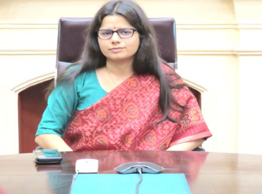 Newly appointed DM Vandana Singh took charge, said- "Priority will be given to the development works of Nainital district"