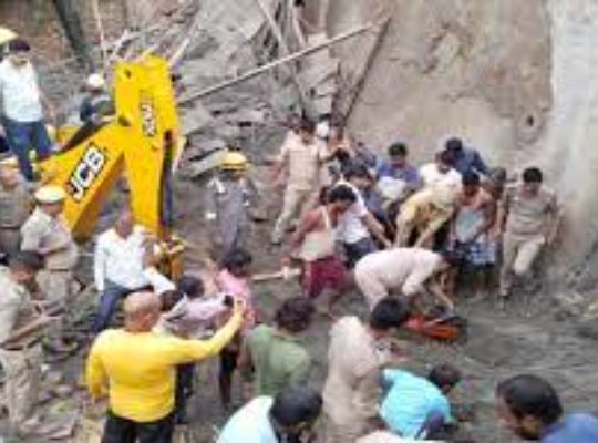 Big accident in Uttar Pradesh: The linter of the house fell! 4 people died under the debris