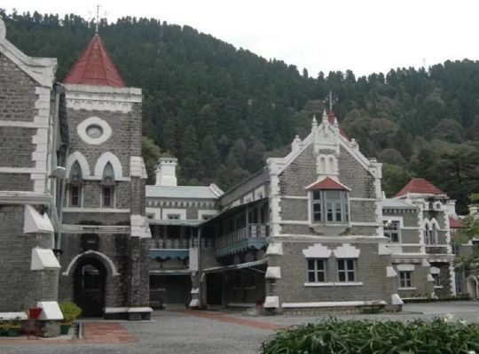 Uttarakhand High Court gave a unique punishment to the person who sent obscene photos and videos! 50 plants will have to be planted within a month