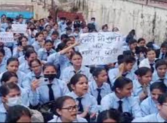 Students' agitation suspended, principal transferred.