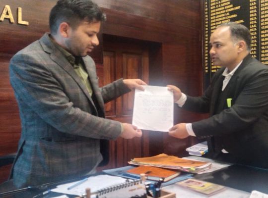 Nainital: Praying in Urdu in primary school! Advocate Nitin Karki complains to SDM