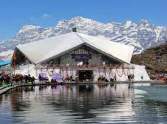 The doors of the Sikh pilgrimage Hemkunt Sahib will be closed on October 11.