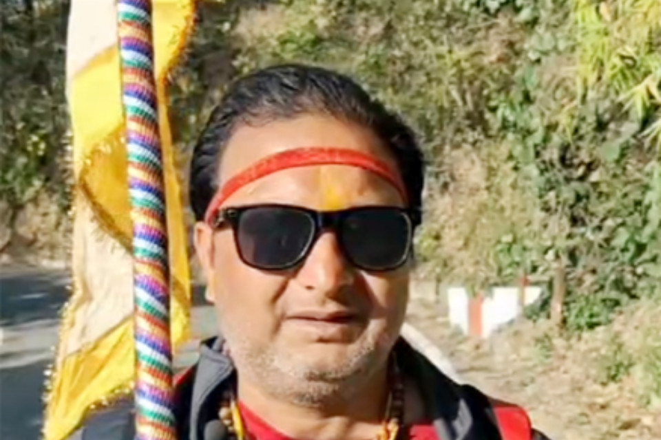 Uttarakhand: Devotee set out on foot from Jageshwar Dham for Shri Khatu Shyam! Will travel 1700 kilometers, getting welcome at every place