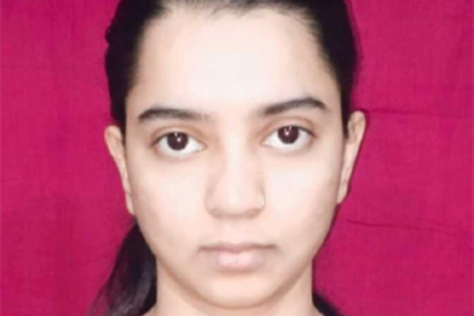 Nainital: Kumaon University student Ayesha received DST Inspire Fellowship of Government of India! a flood of congratulations