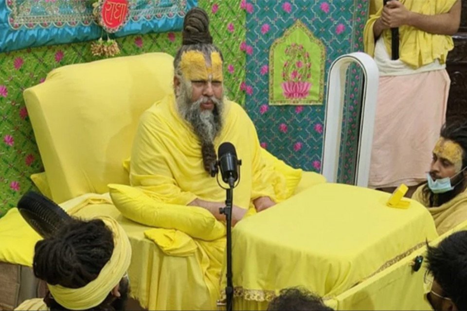 Big Breaking: Big update regarding the health of famous saint Premanand Maharaj! He was admitted to the hospital late at night after having chest pain.