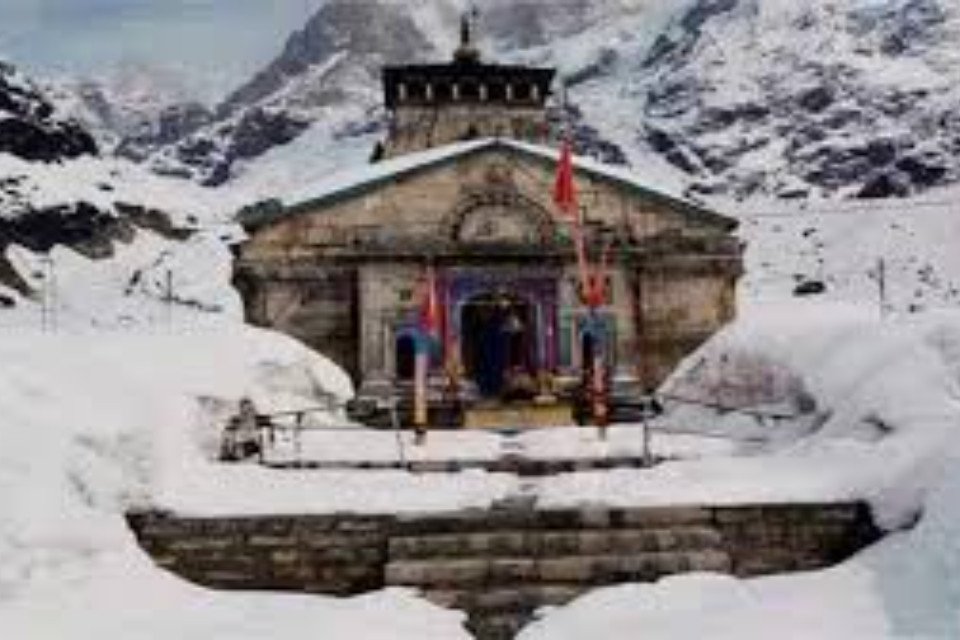Uttarakhand: Snowfall in high altitude areas including Kedarnath! Rain is helpful in extinguishing forest fires, relief from heat also