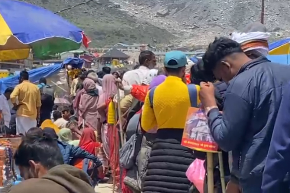 Chardham Yatra: Now you will be able to see Baba Kedar by going to the sanctum sanctorum! VVIP darshan remained closed, till now more than three lakh devotees have reached Kedarnath Dham