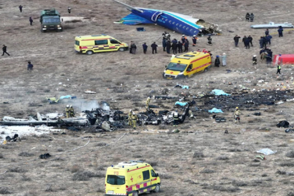 Major plane accident: Passenger plane crashes in Kazakhstan! Accident due to birds hitting the engine, more than 40 people died