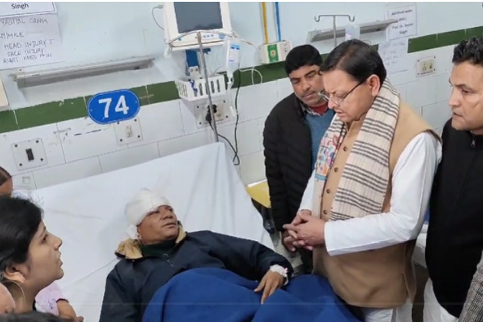 Uttarakhand Breaking: CM Dhami reached Sushila Tiwari Hospital! Information about the condition of the injured was taken from the doctors.