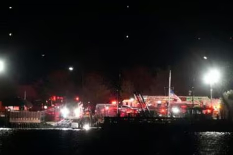 Big plane accident in America! Helicopter and plane collide in Washington DC, 19 people killed