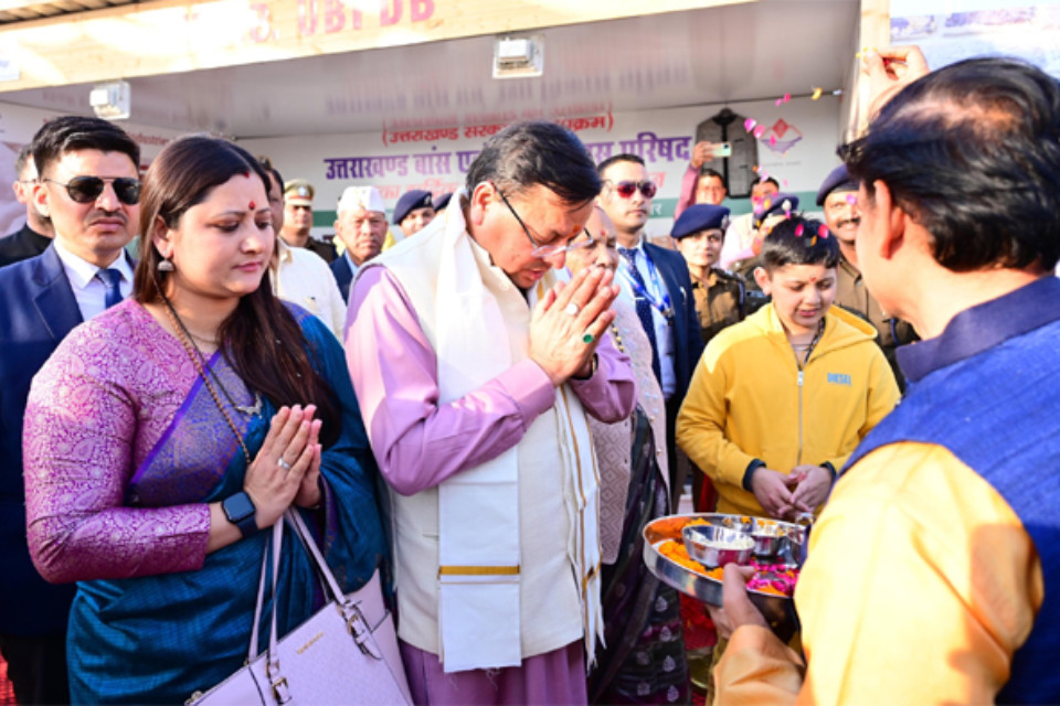 CM Dhami reached Prayagraj Mahakumbh with his family! Visited Uttarakhand Mandapam, will take a dip of faith