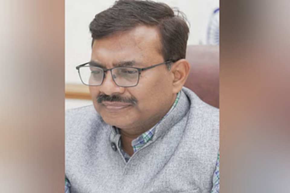 Big news: IAS officer Anand Bardhan will be the new Chief Secretary of Uttarakhand! The government has issued an order
