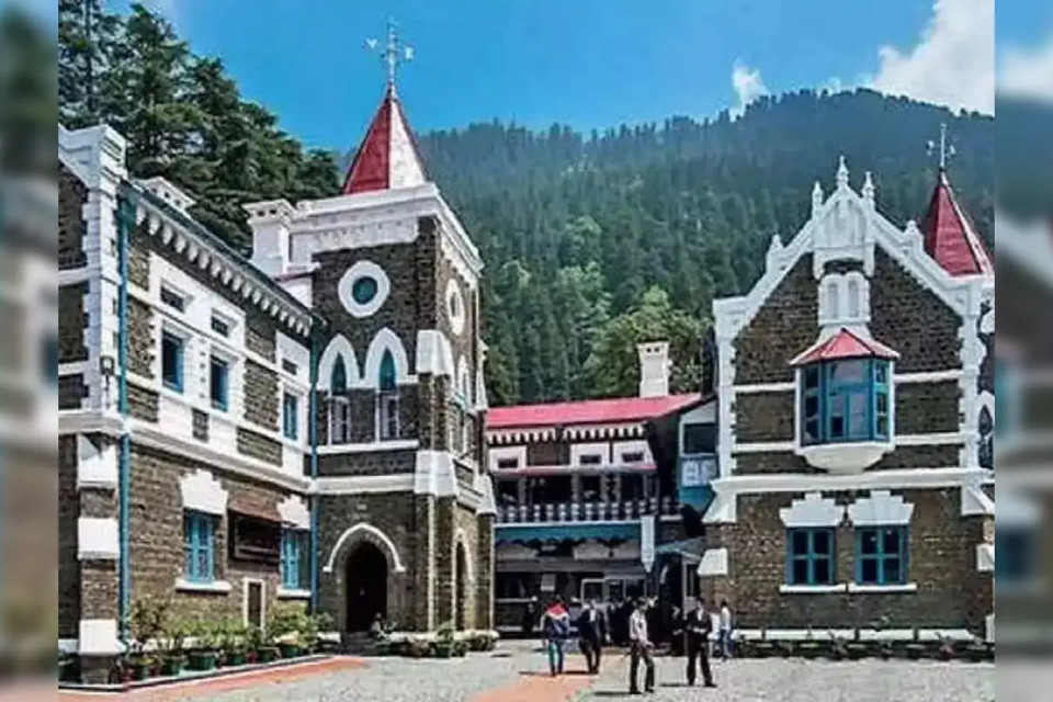 Nainital: Case of inclusion of names of outsiders in voter list! Election officer appeared in High Court, said- names were marked on the basis of family register