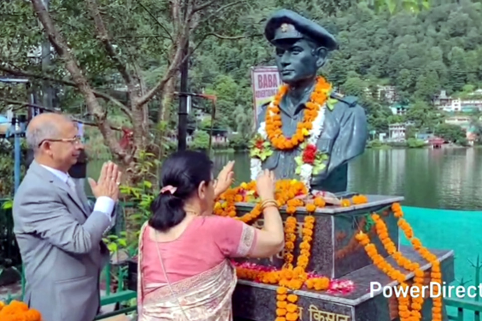 Nainital: Kargil Vijay Diwas! Tribute paid to martyr Rajesh Adhikari, Justice Alok Mehra paid tribute