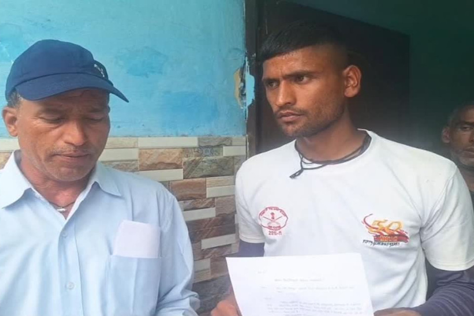 Rudraprayag: School children cast fake votes at polling booth! Villagers complained to District Magistrate, demanded action
