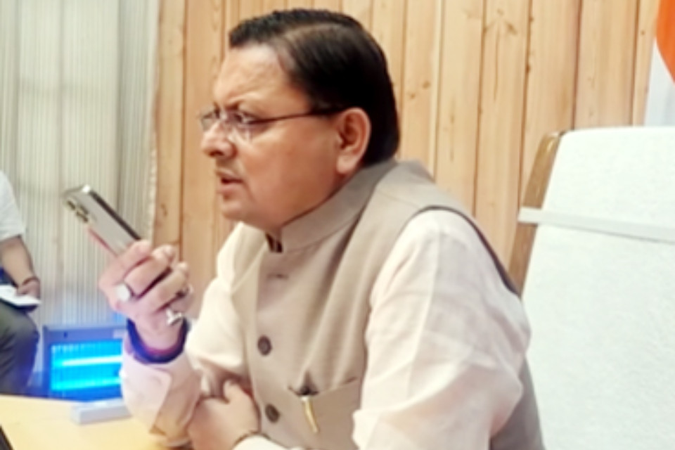 Hello... I am Chief Minister Pushkar Singh Dhami...! When CM Dhami called 21-year-old newly elected Pradhan Priyanka, congratulated her on the victory