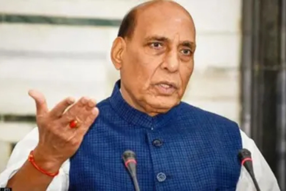 Big news: Defence Minister Rajnath Singh visits Bihar! Challenged Rahul Gandhi, said- If there is an atom bomb of evidence then it should be exploded immediately