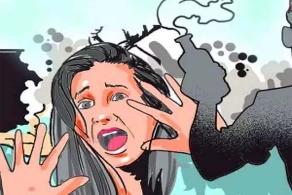 Haryana: Father became a monster when daughter asked for money for household expenses! He poured acid on her and locked her in a water tank, neighbours arrived just in time and saved her life
