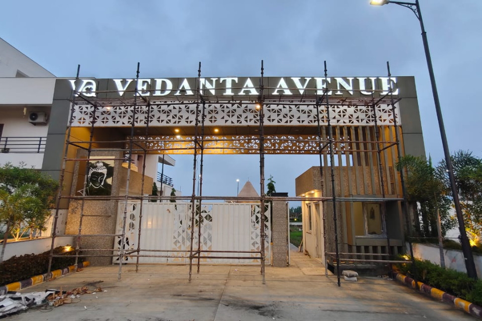 Kashipur: Increasing hooliganism in the city! Goons vandalized Vedanta Avenue Residence Welfare Association, beat up and threatened to kill