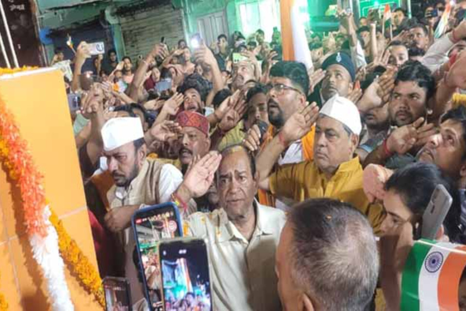 Jashn-e-Azadi: The tricolour is hoisted on the night of 14th August in Purnia, Bihar! This tradition has been going on since 1947, know the reason?