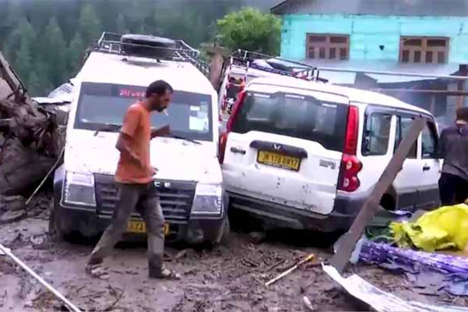 Kishtwar disaster: People are scared seeing the scene of devastation! 65 people have died so far, Chenab river is in spate