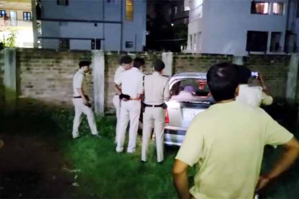 Bihar: Sensational incident! Body of brother and sister found in car in Patna, family members suspect murder