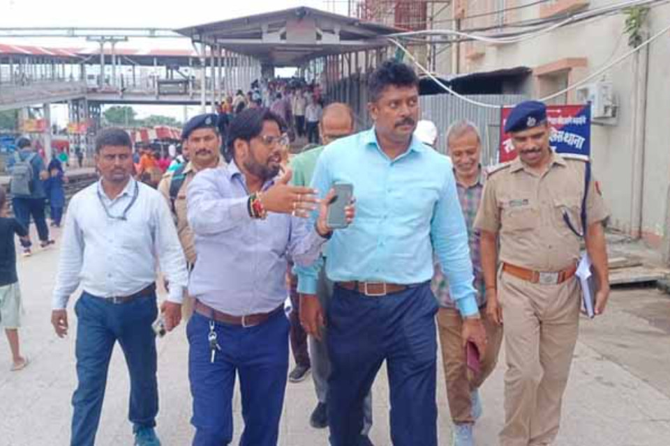 Bihar: PM Modi will be on a visit to Gaya on 22nd August! Railway administration on alert, DRM took stock of preparations
