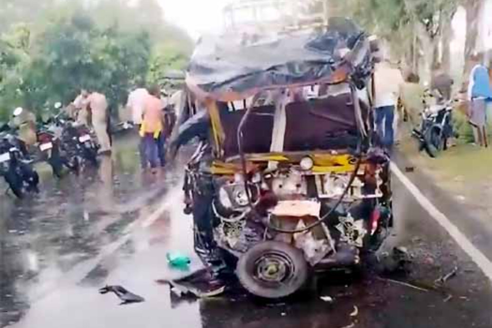 Big accident in Bihar: Tremendous collision between truck and tempo! 8 people going for Ganga bath died tragically, 4 in critical condition