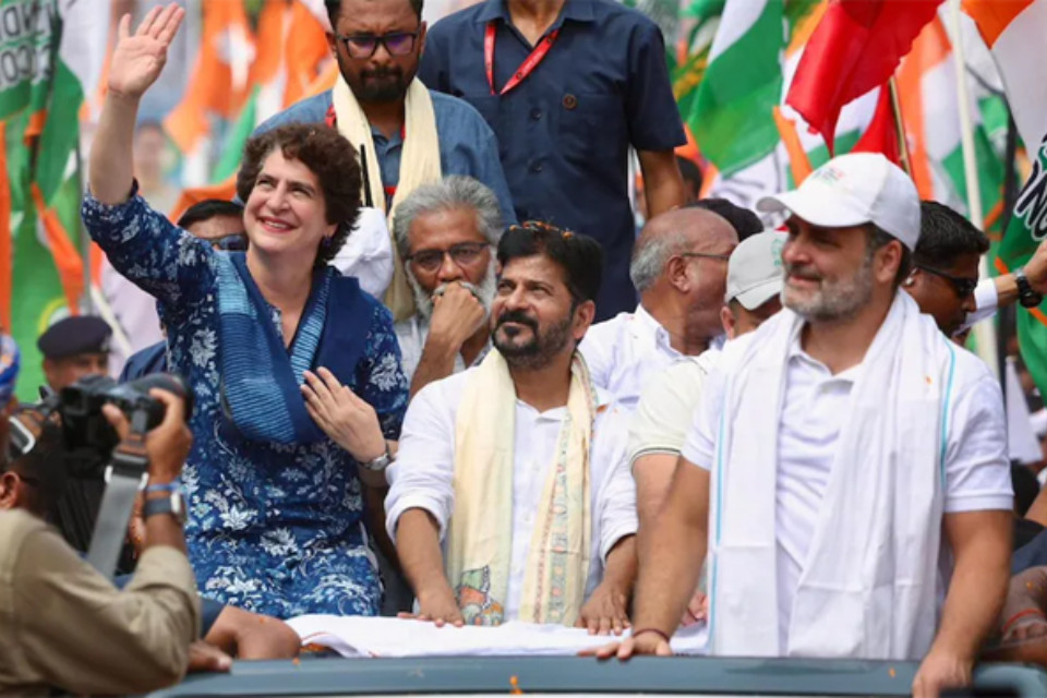 Bihar: Priyanka Gandhi's entry in Voter Rights Yatra! Amazing enthusiasm seen among workers, Rahul Gandhi attacks NDA government