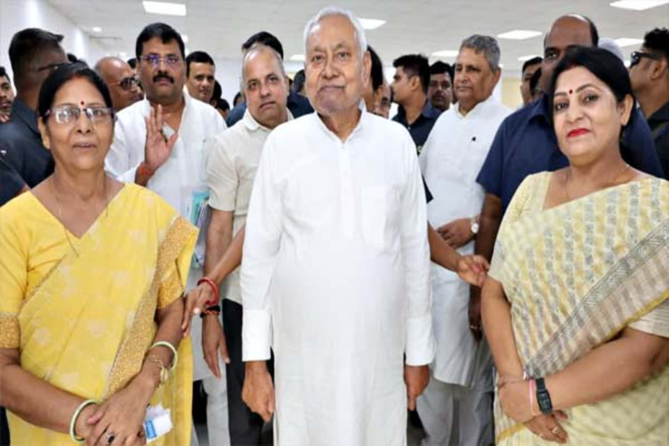 Bihar: CM Nitish Kumar's cabinet takes a big decision for women, gets direct offer for employment