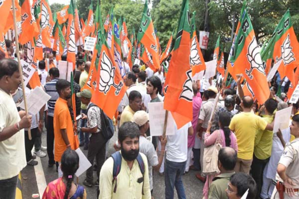 BJP protests against using abusive language against PM Modi, Congress barges in to vandalise state HQ