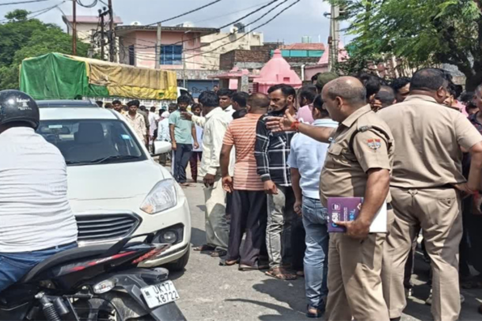 Speed wreaks havoc: Tragic road accident in Uttarakhand! Truck crushes three youths, the only light of the house extinguished