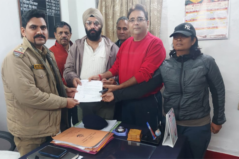  Nainital: Traders reached the police station with a complaint against a female police officer! Sent a letter to the SSP