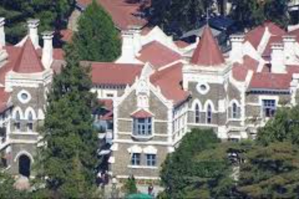 Uttarakhand: Private Ayurvedic Medical Colleges get a big blow from the High Court! Know what is the matter?