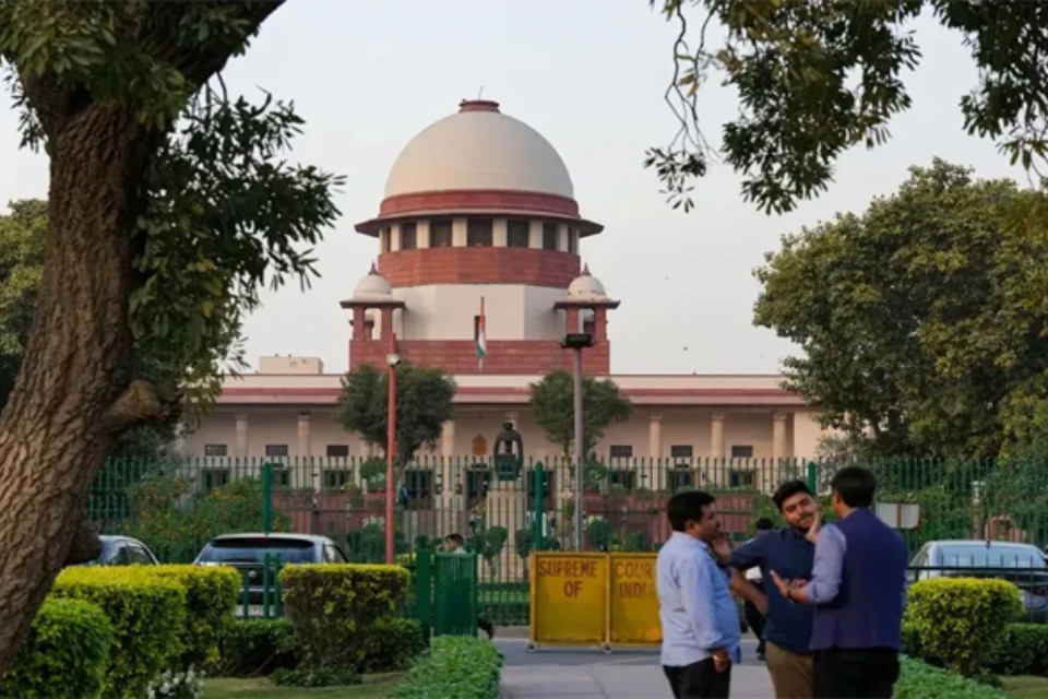 Big Breaking: Supreme Court's big order on Bihar SIR! Aadhar card should be considered the 12th document, know what the court said?
