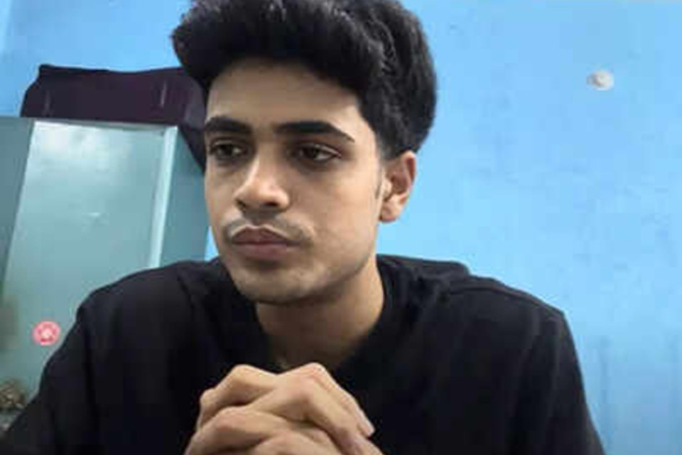 Haldwani: Mom-Dad I am really sorry, I can't bear the pain anymore...! The young man slit his own throat after making a video, died before reaching the hospital
