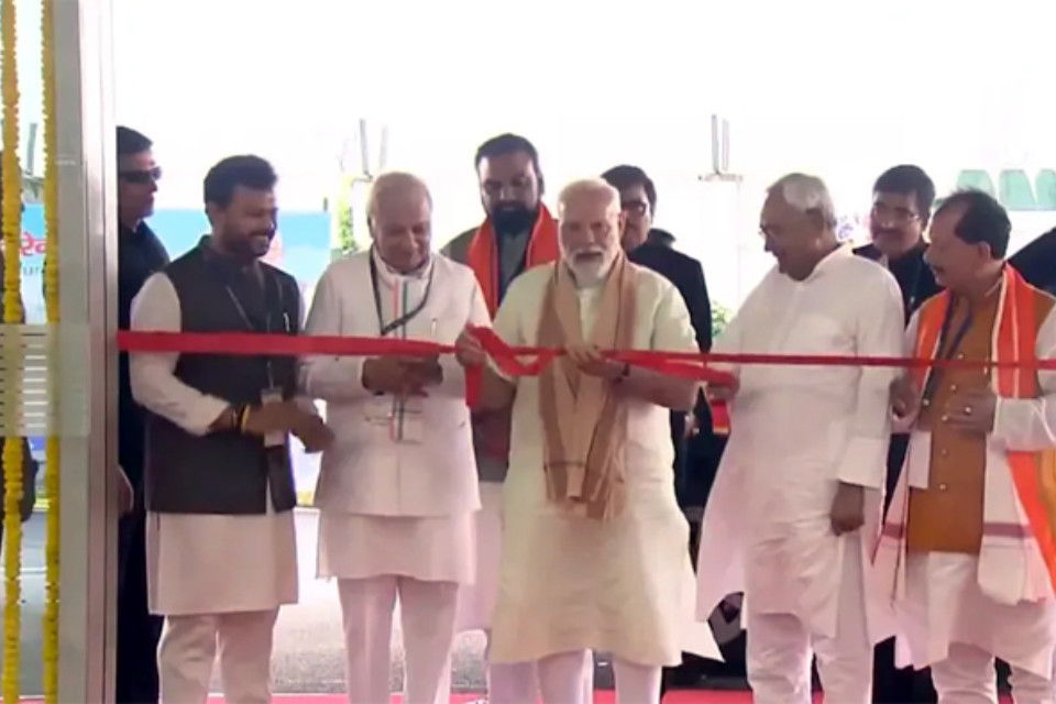 Bihar: Prime Minister Modi reached Purnia! Inaugurated the airport, gave the gift of projects worth 36 thousand crores