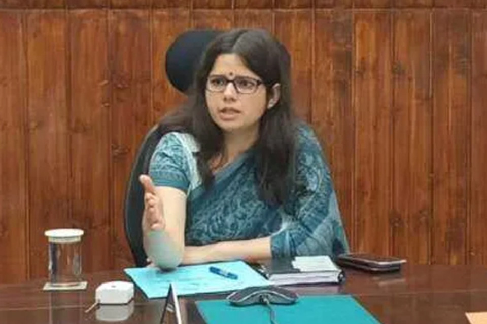 Nainital: The road got damaged in just three years! DM summoned NH officials, reprimanded them and ordered to file a case
