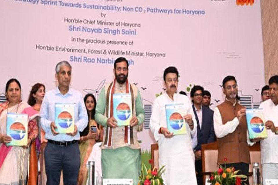 Haryana government takes a big step to control air pollution! 500 electric buses and 370 charging stations will be installed