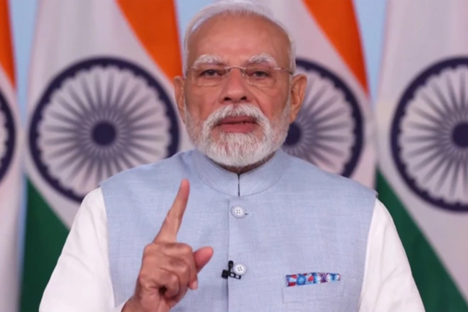 Prime Minister Modi's address to the nation: "Say with pride that I buy indigenous products..." and gave the mantra of "Nagrik Devo Bhava" (Citizen is God).