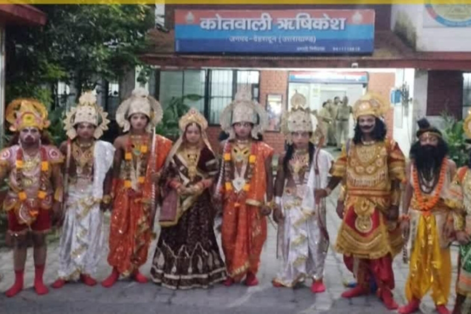 Good Morning India: Trump's new statement has escalated tensions! Dasharatha suffered a heart attack while sitting on his throne during the Ramlila, sparking mourning. In Uttarakhand, a drug-addicted