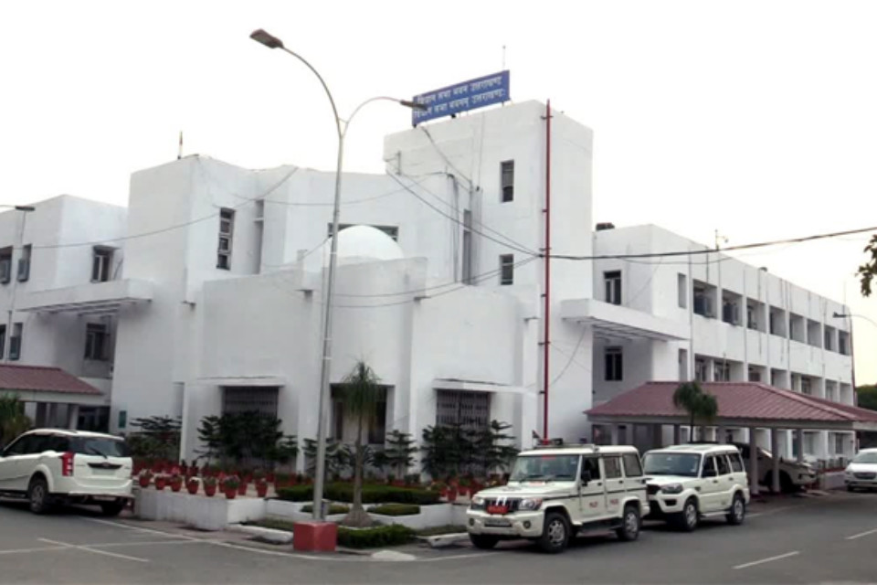 Uttarakhand: Preparations underway for Statehood Day! A two-day special session will be held in Dehradun.