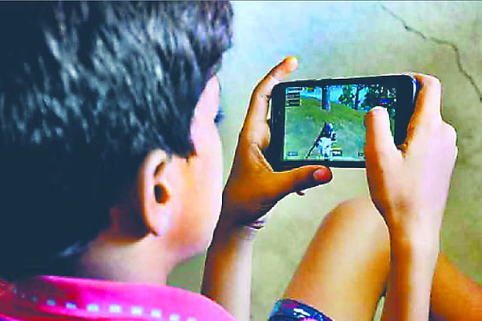 Disturbing news: A child dies while playing a mobile game! The family is in shock. What is 'sudden gamer death'?