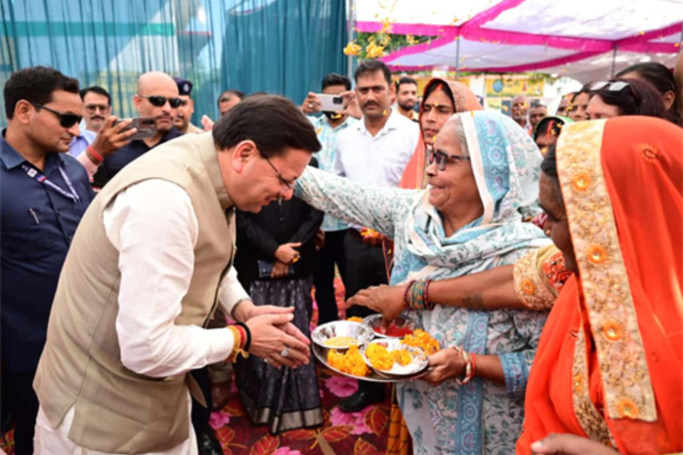 Uttarakhand: CM Dhami inaugurated the state's tallest tricolor in Khatima and flagged off nine Hans Foundation ambulances.