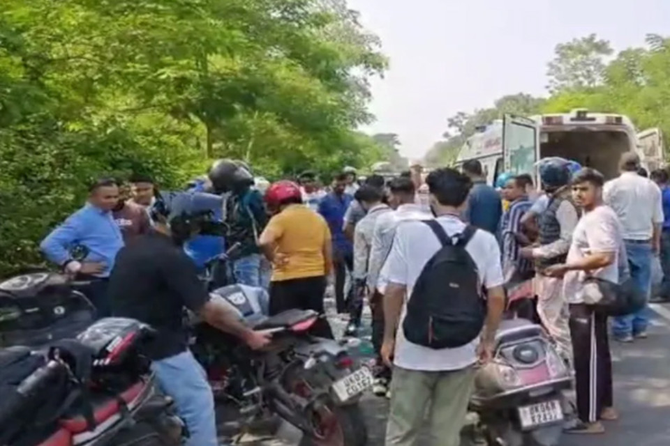 Youth dies tragically in scooter accident in Uttarakhand, Diwali mourned