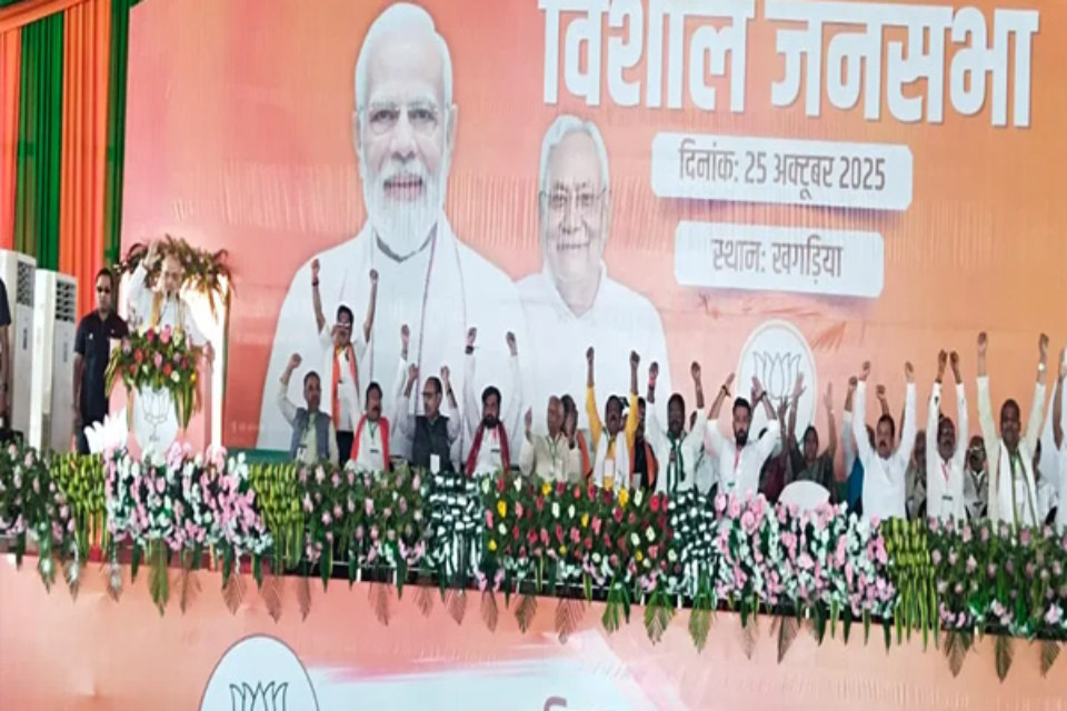 Bihar Assembly Elections: Amit Shah roars in Khagaria, says Lalu-Rabri's return means jungle raj again, development is NDA's goal