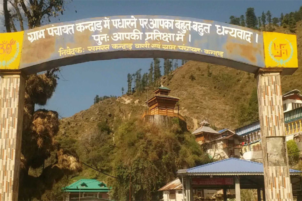 Jewelry is banned in Kandad and Indroli villages in Uttarakhand! Women cannot wear more than three pieces of jewelry.