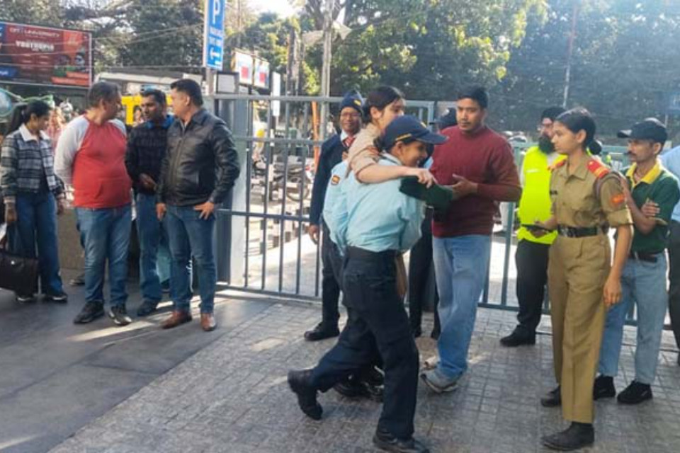 Uttarakhand: Mock drills conducted across the state! Earthquake preparedness exercises were conducted, and soldiers displayed their readiness.